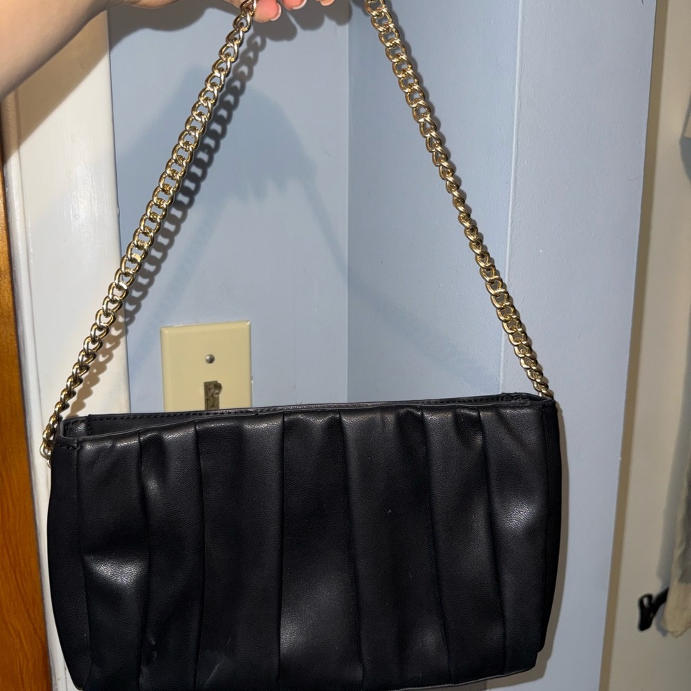 Elegant Black Chain Strap Bag